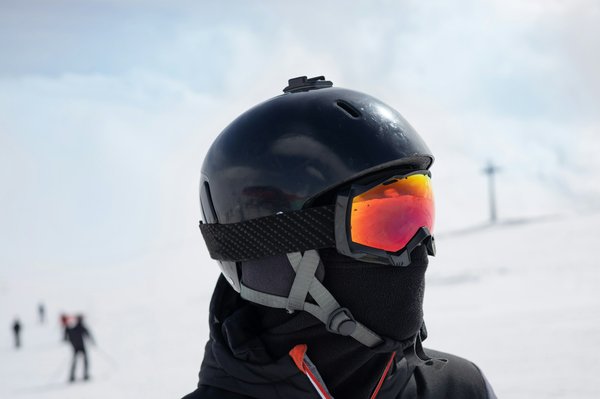 Est-il interdit de porter une cagoule en moto ?